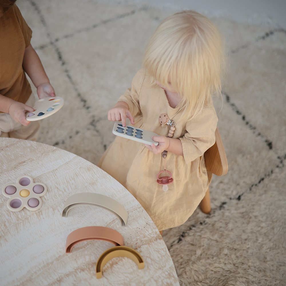 Mushie's stimulating and playful products for little ones.